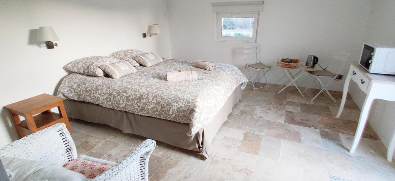 Superbe Chambre Avec Terrasse, Parking Prive, Jardin, Calme, Climatisation, 10 Mn Pont Du Gard #7 Apartment Rochefort-du-Gard Exterior photo
