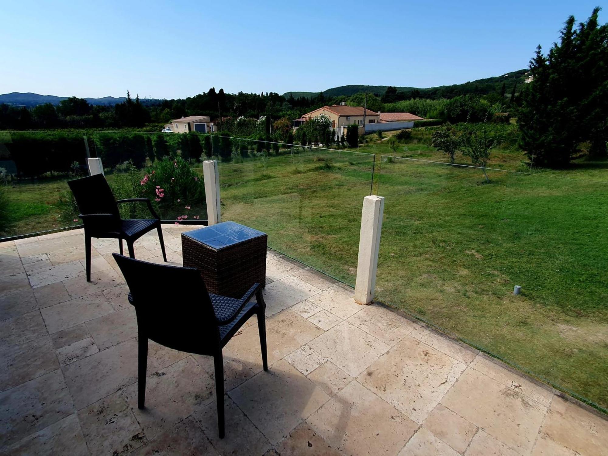 Superbe Chambre Avec Terrasse, Parking Prive, Jardin, Calme, Climatisation, 10 Mn Pont Du Gard #7 Apartment Rochefort-du-Gard Exterior photo